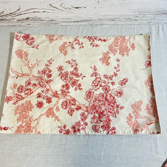 Pottery Barn Outlet placemats red off white linen cotton - Picture 2 of 6